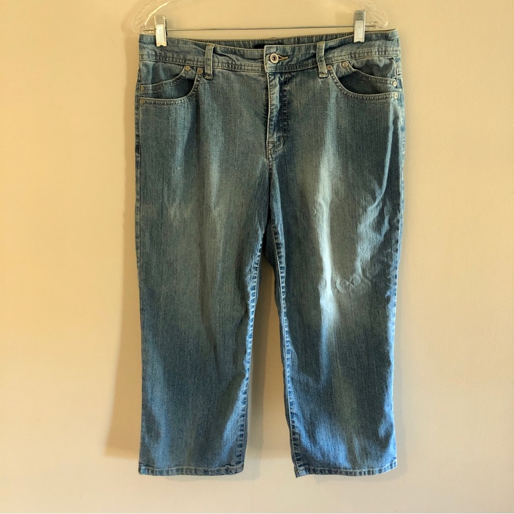 Vintage Sonoma Medium Wash Denim Capris